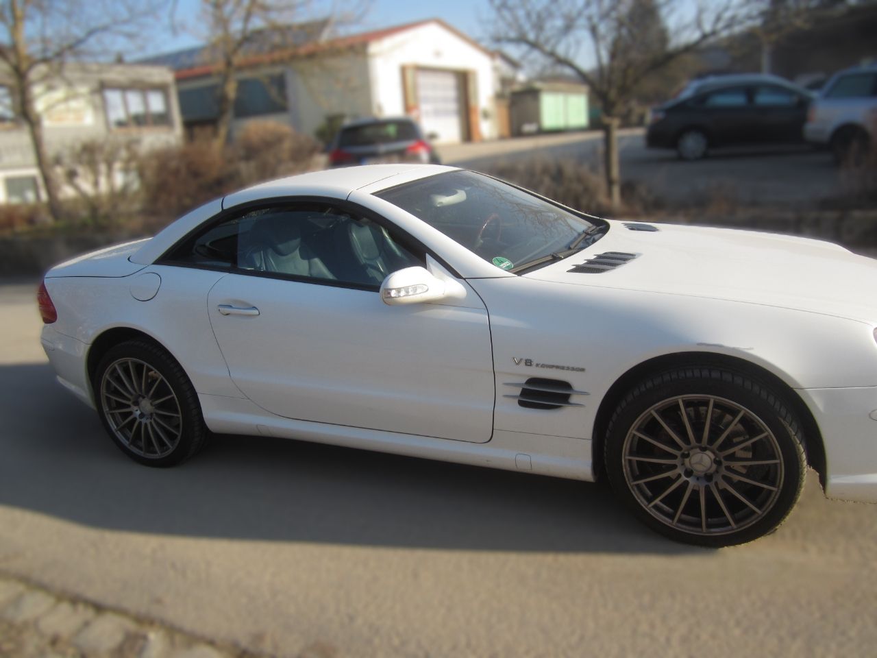 Cabrio (Mercedes-Benz, SL 500) - (EZ.: 03. Dezember 2001) - (Laufleistung: 75.196 km) - (Benziner) - (306 PS) - (AMG-Optik) - (Startpreis: 12.500,00 EUR)