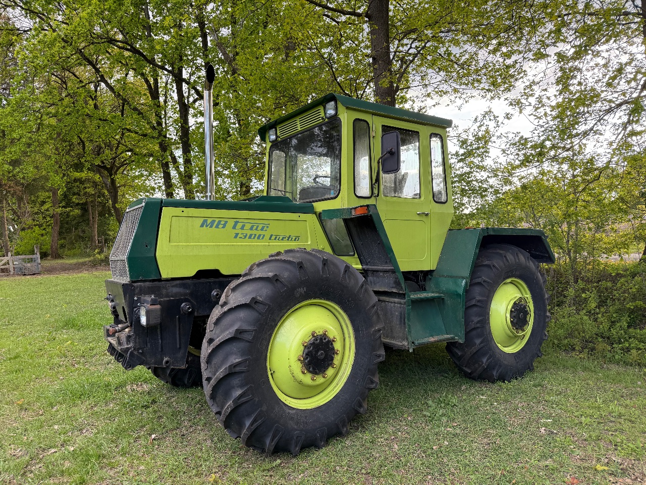 Traktor (Mercedes-Benz, MB Trac 1300 turbo) - (Betriebsstd.: 5.136) - (Informationen: verzollt eingeführt; keinen deutschen TÜV) - (Startpreis: 18.500,00 EUR)