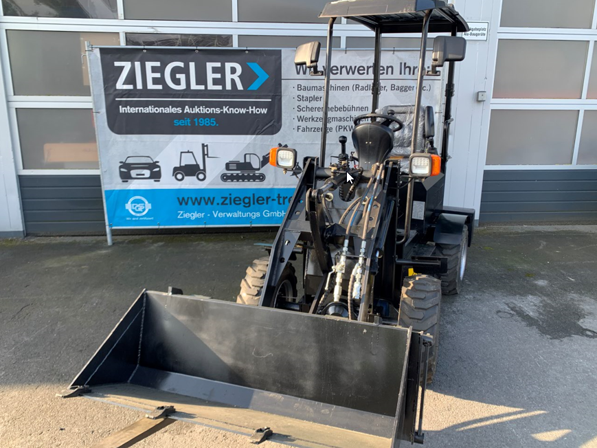 Kompakt-Hoflader (Nenergy, ZL05) - (elektrisch) - (NEUWERTIG) - (inkl. Schaufel, Palettengabel u. Ladegerät) - (Startpreis: 3.000,00 EUR)