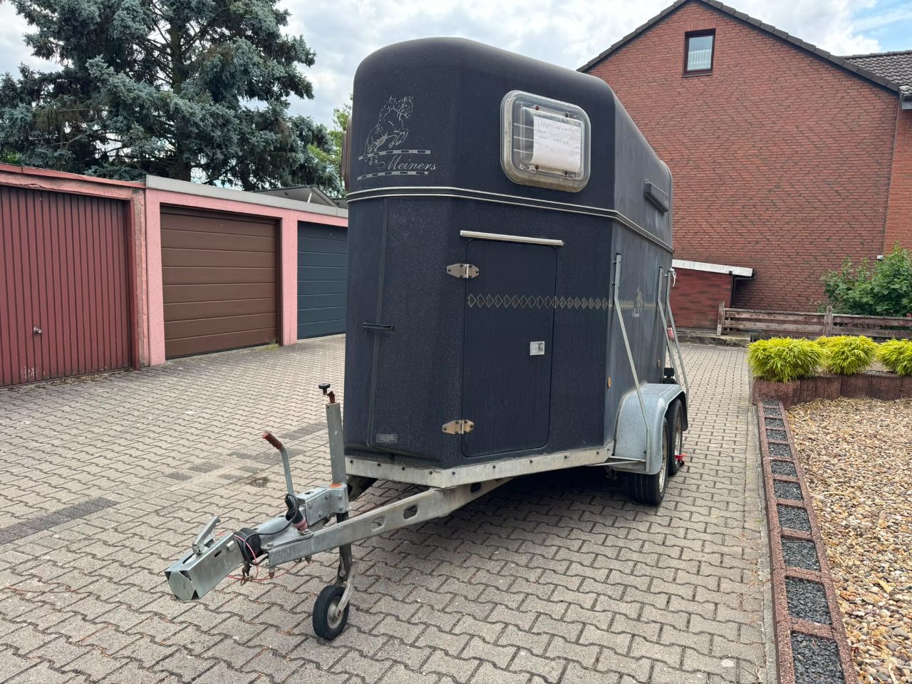 SDAH-Viehtransporter (Meiners, Saphir) - (EZ.: 08. August 1996) - (ca. 4.920 x 2160 x 2650 mm) - (guter Zustand) - (neuwertiger Kunststoffboden) - (Differenzbesteuerung) - (Startpreis: 1.500,00 EUR)