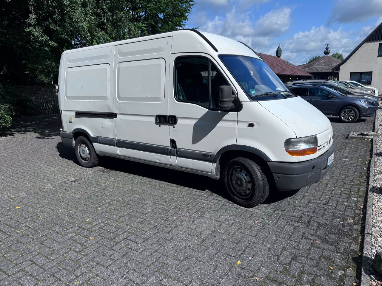 Wohnmobil (Renault, Master 2.2 dCi 90) - (EZ: 04. Juni 2003) - (163.928 km) - (Gebotspreis versteht sich zzgl. 18 % Courtage + zzgl. 19 % MwSt. auf die Courtage) - (Startpreis: 5.000,00 €)