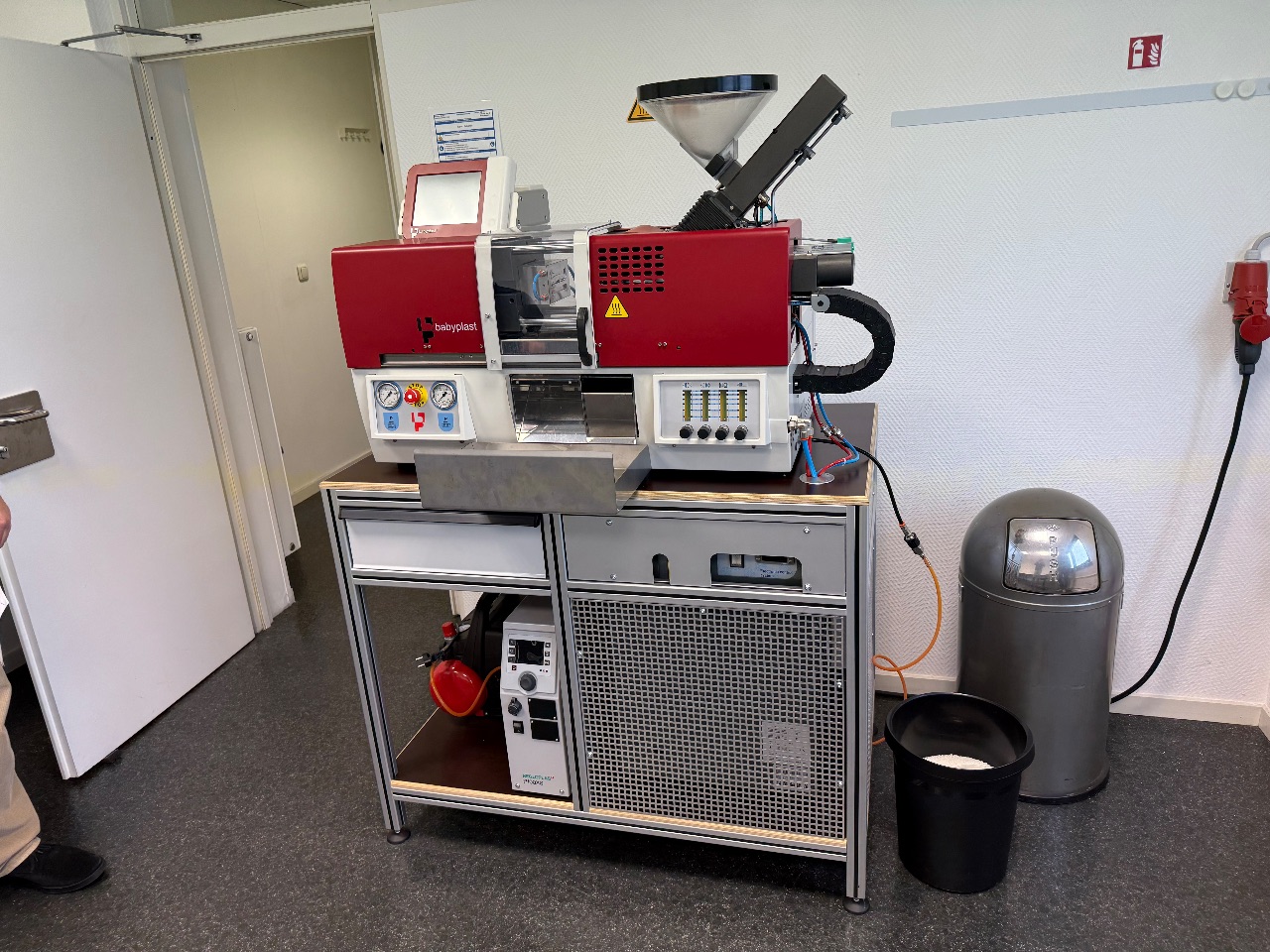 Mikro-Spritzgießmaschine