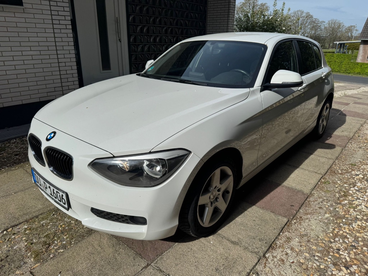 Kombilimousine (BMW, 114i 1.6 Benziner) - (EZ: 06. Februar 2014) - (149.692 km) - (Differenzbesteuerung) - (Startpreis: 1.900,00 EUR)