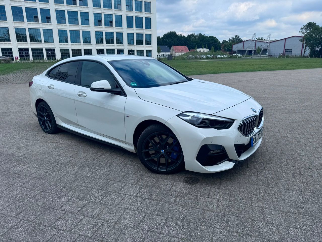 Limousine (BMW, 220d xDRIVE Gran Coupé) - (EZ: 14. Juli 2020) - (78.029 km) - (Automatik) - (Differenzbesteuerung) - (Startpreis: 7.500,00 EUR)