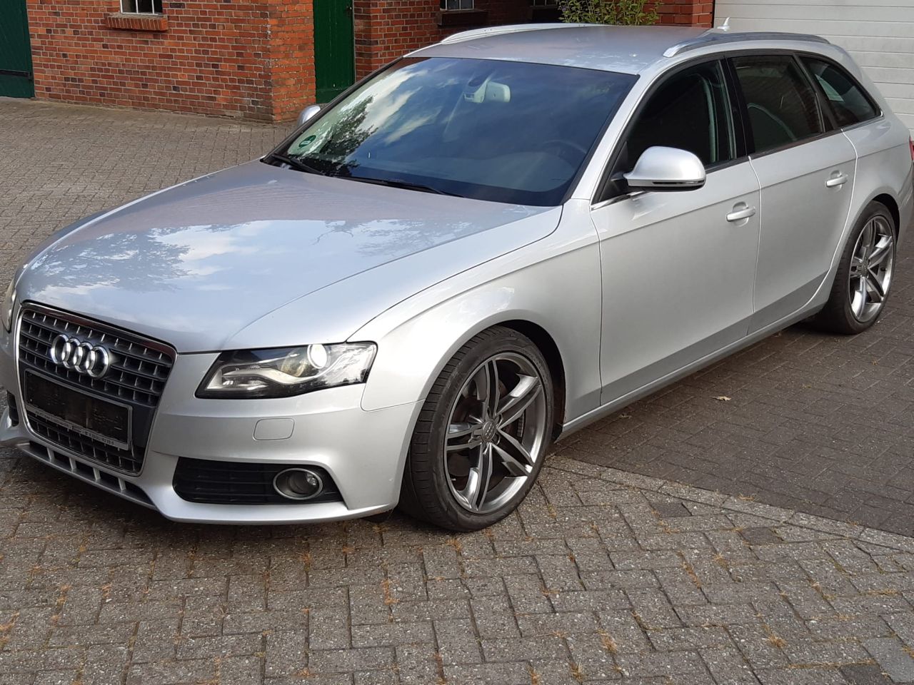 Kombilimousine (Audi, A4 Avant 2.7 TDI) - (EZ: 04. Nov. 2008) - (267.935 km) - (TÜV bis Nov. 2025) - (Differenzbesteuerung) - (Startpreis: 3.000,00 EUR) 