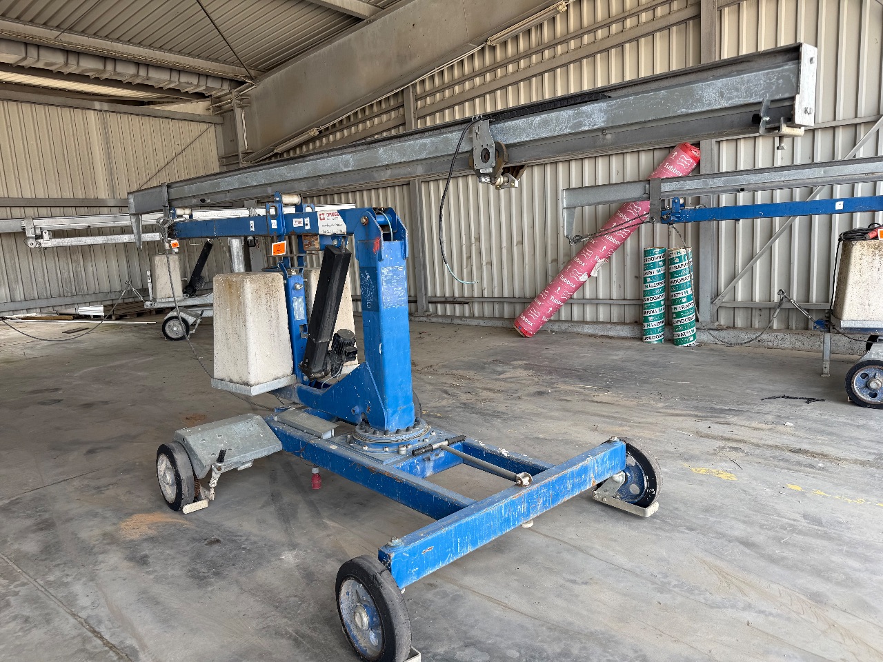 Mini-Kran (Böcker, MK 300) - (Bj.: 2010) - (Tragkraft: 300 kg) - (mit Funkfernsteuerung)