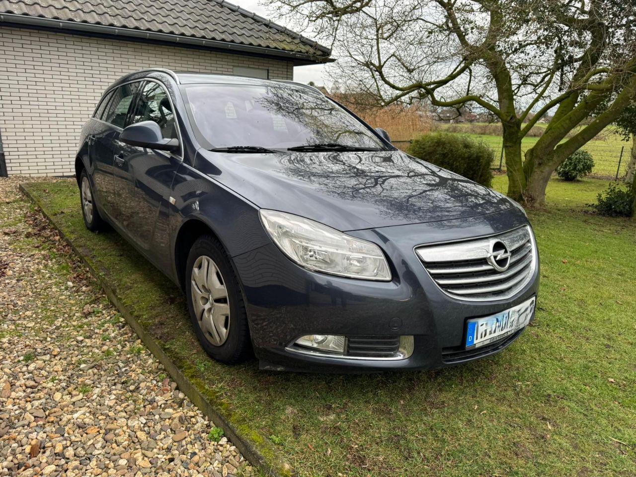 Kombilimousine (Opel, Insignia Sports Tourer 1.8 l) - (EZ.: 03. August 2009) - (172.342) - (TÜV neu) - (Differenzbesteuerung) - (Startpreis: 1.300,00 EUR)