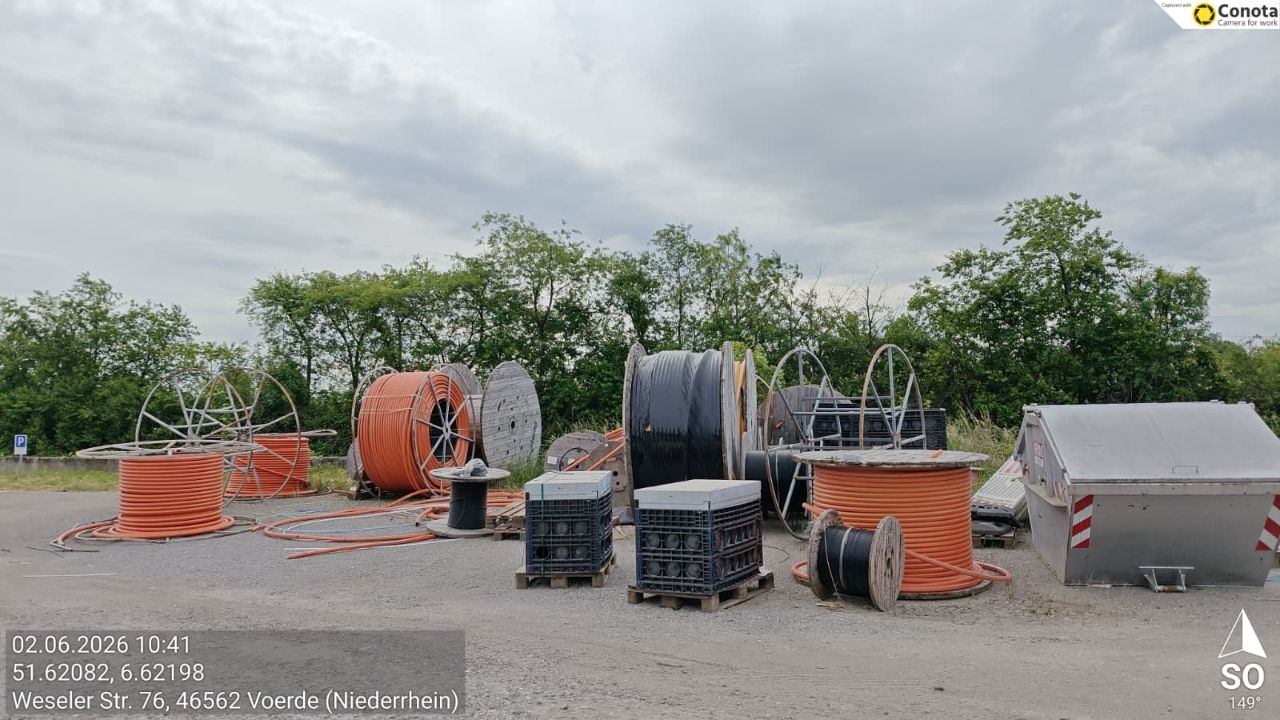 Posten div. Warenvorräte (5000 m Rohre) + (25.500 m Kabel) - (Details im Langtext):
