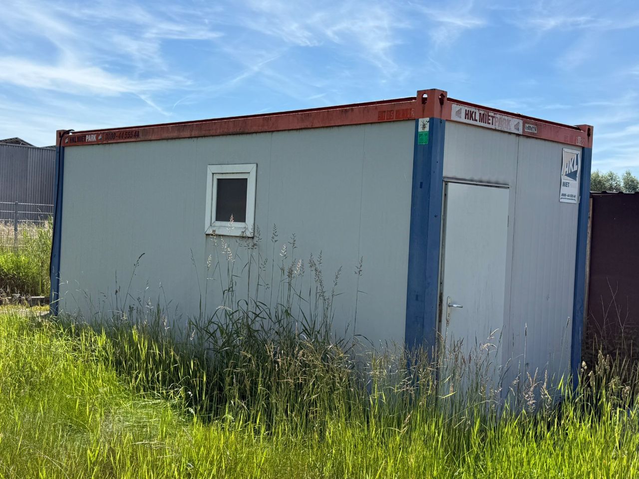 Sanitär-Container (Maße: ca. 605 x 243 x 286 cm) - (Standort: 48455 Bad Bentheim) - (Startpreis: 500,00 EUR)