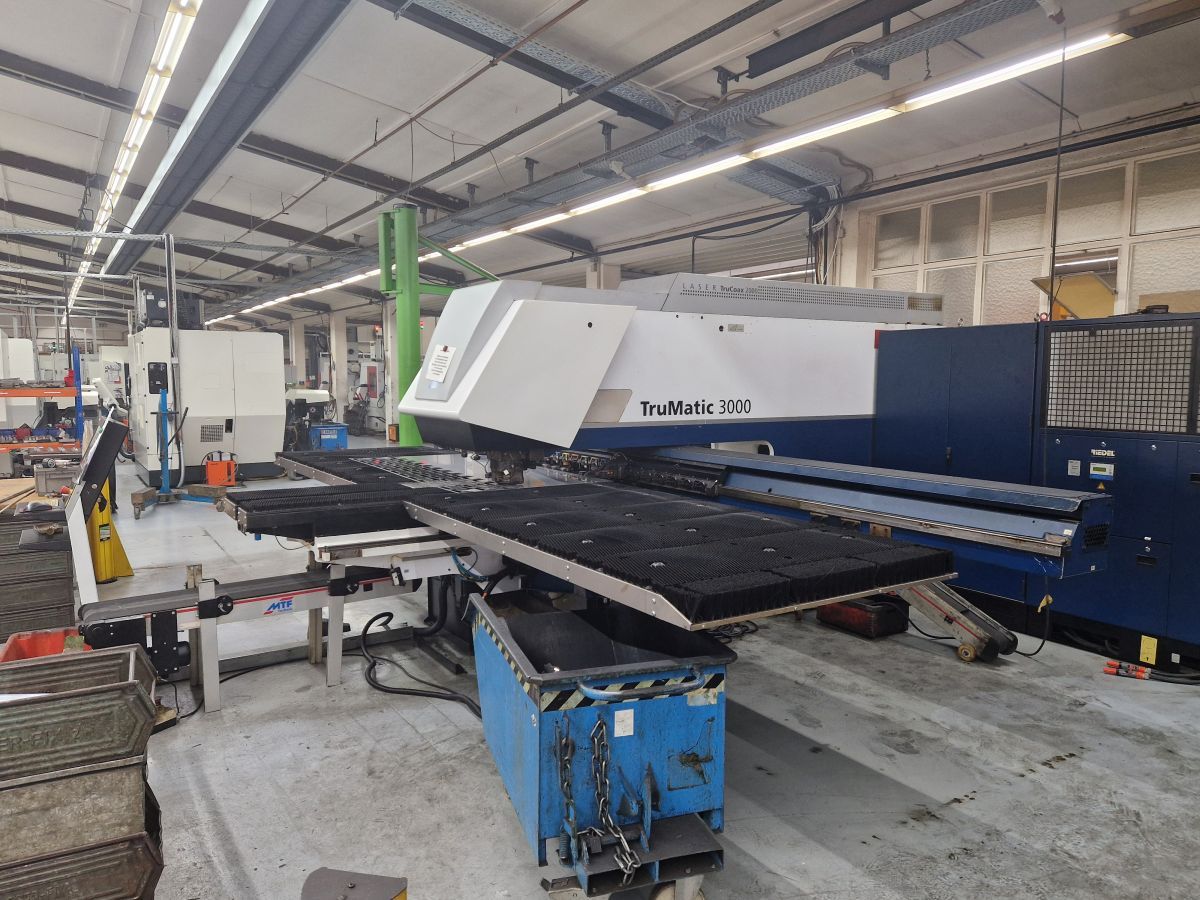 Laser (Trumpf, TruMatic 3000) - (2-kW-Koaxiallaser) - (Bj.: 2010) - (Link zum Video in der Beschreibung) - (Startpreis: 15.000,00 EUR)