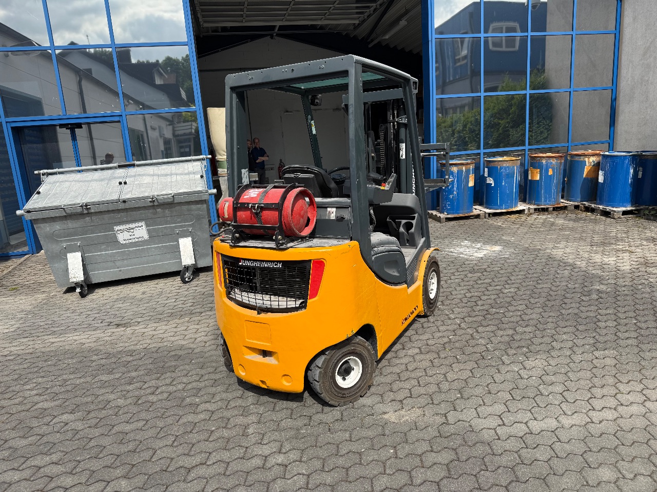 Kattegorie Stapler R3 Ziegler Treuhand | Artikel
